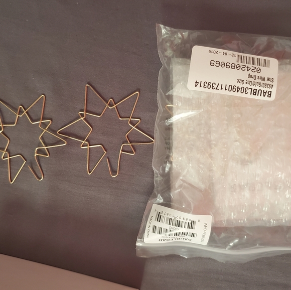 BNIB Baublebar Star Hoops - Picture 4 of 8